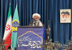 خطیب جمعه بندرعباس: سپاه قلب تپنده ملت ایران است