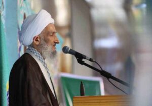 امام جمعه ساری: سپاه و بسیج خط مقدم مقابله با تروریست‌ها هستند