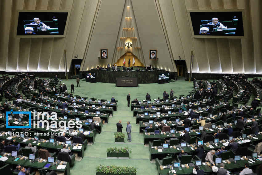 حمایت نمادین نمایندگان مجلس از سپاه
