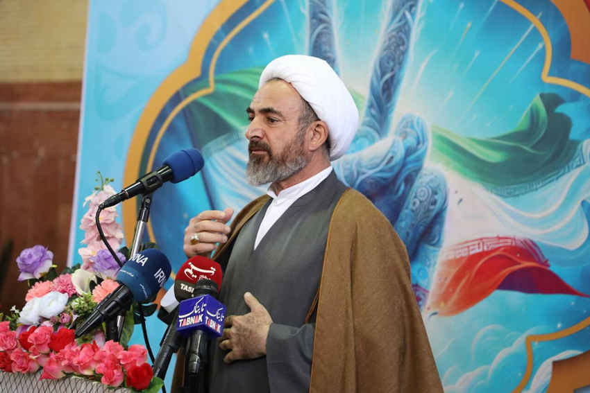 امام جمعه ایلام: ملت ایران به آرمان شهیدان باور راسخ دارد