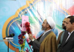 طنین زنگ انقلاب در مدارس ایلام؛ ۱۲۰۰ مدرسه به استقبال دهه فجر رفتند