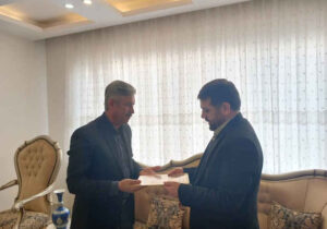 دیدار بازرس کل قضایی استان ایلام به مناسبت گرامیداشت ایام الله دهه فجر با خانواده شهید شیرخانی