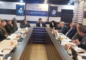 مدیرکل راه و شهرسازی استان ایلام بر لزوم تقویت هم‌افزایی دستگاه‌های زیرمجموعه وزارت راه و شهرسازی استان در جهت تکمیل و ایمنی زیرساختهای حمل و نقل تأکید کرد