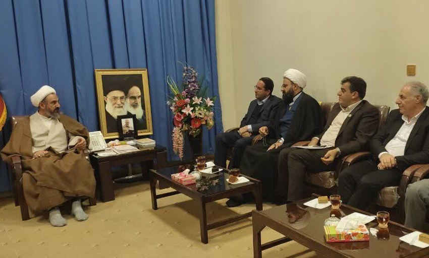 امام جمعه ایلام: تثبیت کانون‌های ریزگرد با توسعه جنگل‌کاری ضروری است