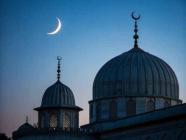 برخی کشورهای عربی چهارشنبه را اولین روز ماه رمضان اعلام کردند