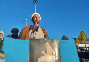 امام جمعه موقت ایلام: مردم با انسجام ملی راه توطئه‌افکنی دشمنان را می‌بندند