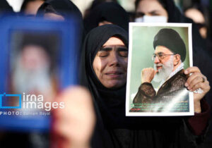وداع با پیکر مطهر رهبر معظم انقلاب در مصلای امام خمینی(ره)