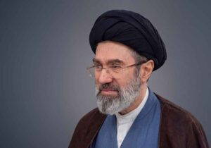 رهبر معظم انقلاب: ارتش دلاورانه از آب و خاک و پرچم ایران دفاع می‌کند