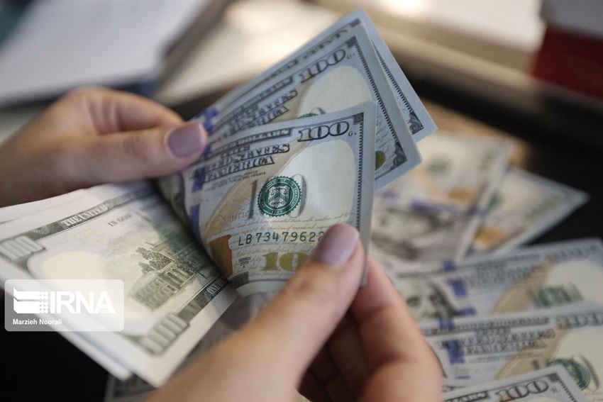 یک سیاست، دو روایت؛ چرخش حامیان حذف ارز ۴۲۰۰ به منتقدان حذف ۲۸۵۰۰
