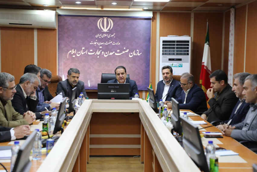 استاندار ایلام: هیچ نهادی از مسئولیت بازار شانه خالی نکند