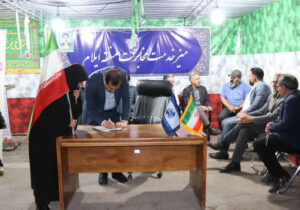 برگزاری میز خدمت مخابرات ایلام در رزمگاه شبانه در میدان ۲۲ بهمن شهر ایلام