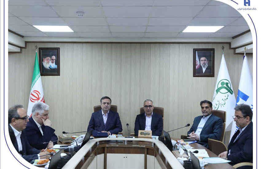 ​اعطای ۳۶۰ هزار فقره تسهیلات به بازنشسته‌ها در پی امضای تفاهم‌نامه بانک صادرات ایران و صندوق بازنشستگی کشوری/ قربان اسکندری: حمایت از بازنشسته‌ها در اولویت قرار دارد