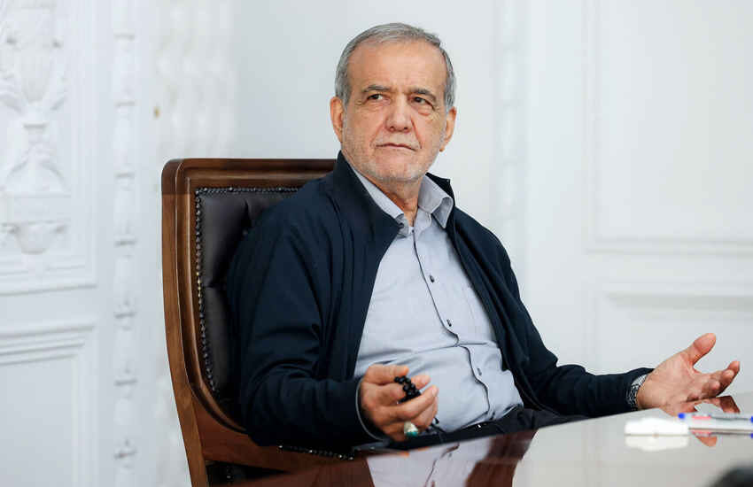 رئیس‌جمهور: دولت در سخت‌ترین شرایط لحظه‌ای از پیگیری مشکلات مردم غفلت نکرد