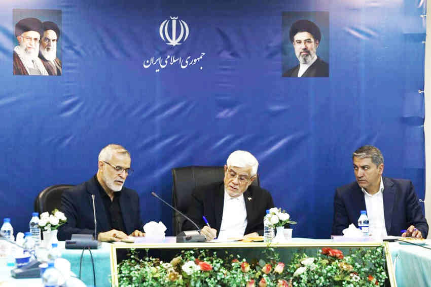 عارف: بخشنامه‌های ستاد تشییع امام شهید در حکم مصوبات دولت است