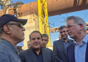 بازدید معاون اجرایی رئیس‌جمهور از ۲ کارخانه پتروپالایش و سیمان دهلران