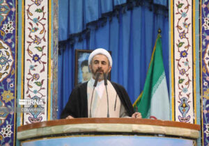 امام‌جمعه ایلام: نباید مردم را خلاف دیدگاه رهبری دچار تفرقه کرد