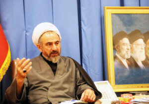 امام‌جمعه ایلام: سیره عملی رهبر شهید بهترین مروج گسترش‌ نماز است