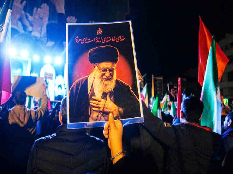 زائران مراسم تشییع رهبر شهید چه خدماتی دریافت می‌کنند؟
