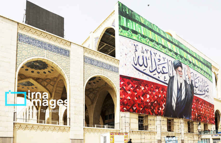 قرار آخر با آقا/وقتی یک ملت برای بدرقه پدرش آماده می‌شود