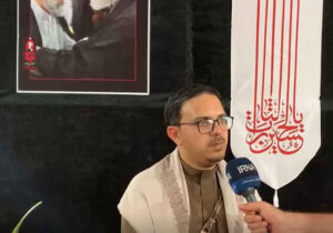 فعال یمنی: دشمنان انتظار حضور گسترده در مراسم وداع با رهبر شهید را نداشتند + فیلم