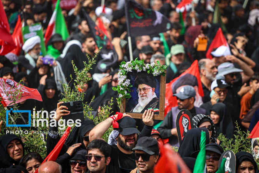سیل جمعیت در قم/ مراسم تشییع رهبر شهید، بزرگترین گردهمایی مردمی در تاریخ معاصر