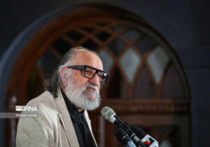 داریوش ارجمند: بعثتی که رهبر شهید وعده دادند رخ داد/ جاودانگی هنر ممزوج به پرتو الهی
