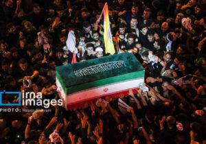 بازتاب مراسم تشییع رهبر شهید در رسانه‌های عراقی؛ جمعیت انبوه سوگواران در نجف و کربلا