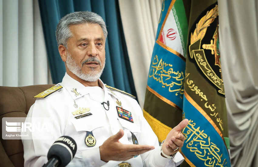 دریادار سیاری: حضور نیروهای مسلح کنار مردم، نمایش اقتدار و آمادگی ایران است