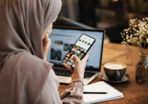 زندگی بدون حریم خصوصی؛ چرا همه‌چیز را استوری می‌کنیم؟