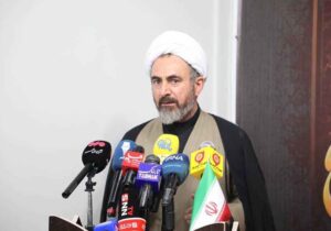 امام‌جمعه ایلام: گذرگاه مرزی مهران به قرارگاه دائمی رسانه‌ نیاز دارد
