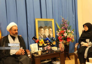 امام‌جمعه ایلام: ملت ایران تسلیم جنگ روانی دشمن نمی‌شود