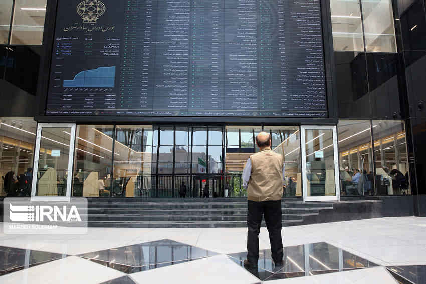 بورس تهران چگونه از ریزش به رکوردشکنی تغییر مسیر داد؟