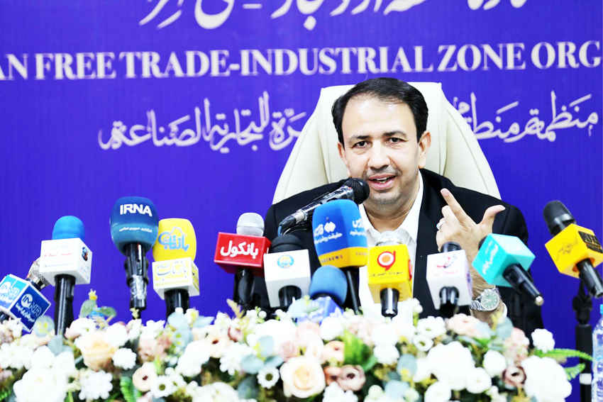 مهدی رعیتی؛ مهران از گذرگاه مرزی به مقصد اقتصادی تبدیل می‌شود  + گزارش تصویری